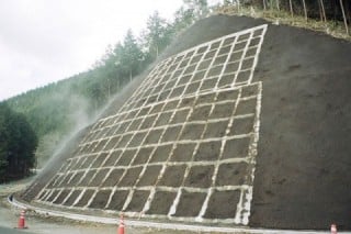 地方道路整備臨時交付金事業 千躰奥吉原線改良工事（法面2工区）