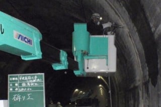 トンネル補修工事